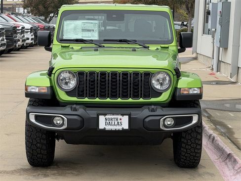 New 2025 Jeep Gladiator Sport image 3