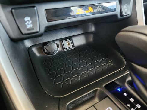 Used 2023 Toyota RAV4 XLE image 40