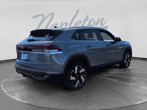 Used 2025 Volkswagen Atlas Cross Sport SE AWD/4WD image 6