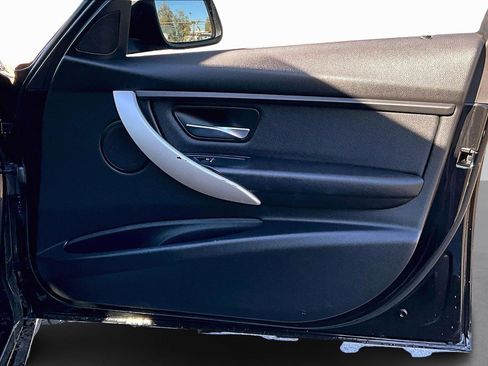 Used 2018 BMW 320i Sedan image 17