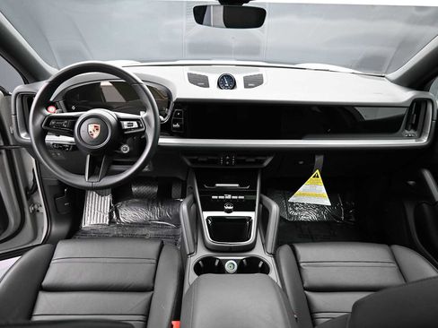 Certified 2026 Porsche Cayenne Coupe AWD/4WD image 6