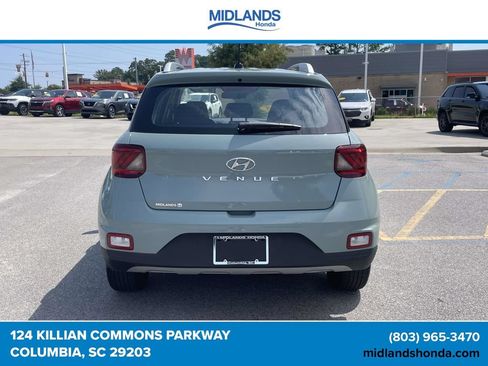 Used 2025 Hyundai Venue SEL FWD image 5