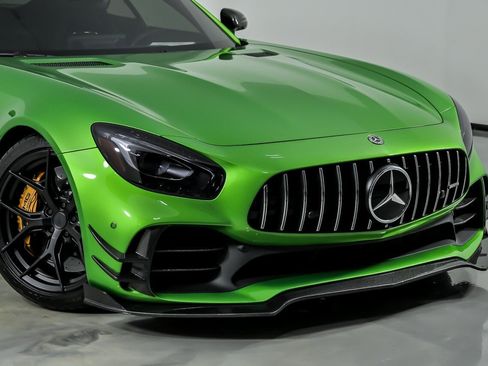 Used 2018 Mercedes-Benz AMG GT R image 3