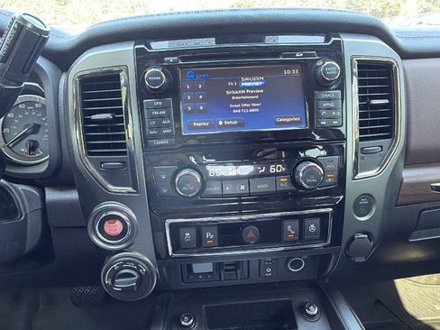 Used 2018 Nissan Titan Platinum Reserve AWD/4WD image 31