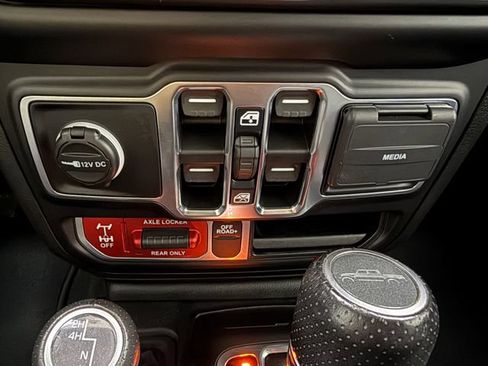 Used 2021 Jeep Gladiator Mojave AWD/4WD image 20