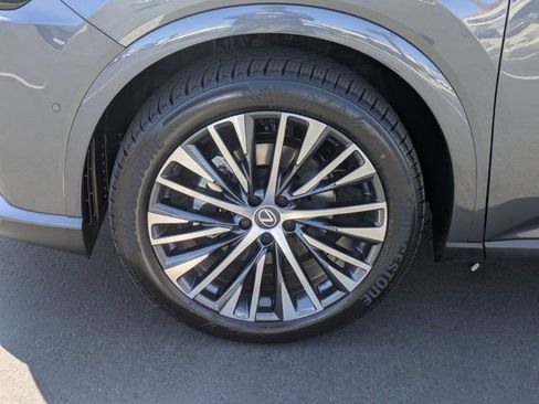 Used 2026 Lexus RX 350 w/ Convenience Package image 9