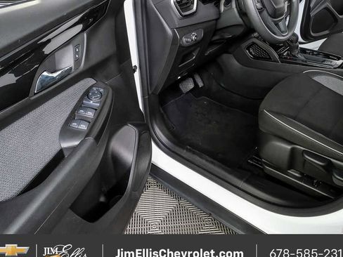 Used 2025 Chevrolet TrailBlazer LT image 7