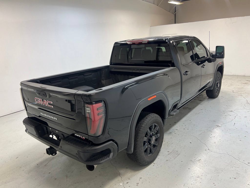 Used 2025 GMC Sierra 2500 AT4 w/ Technology Package AWD/4WD image 3