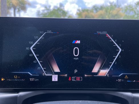 Used 2024 BMW 430i Coupe w/ M Sport Package RWD image 21