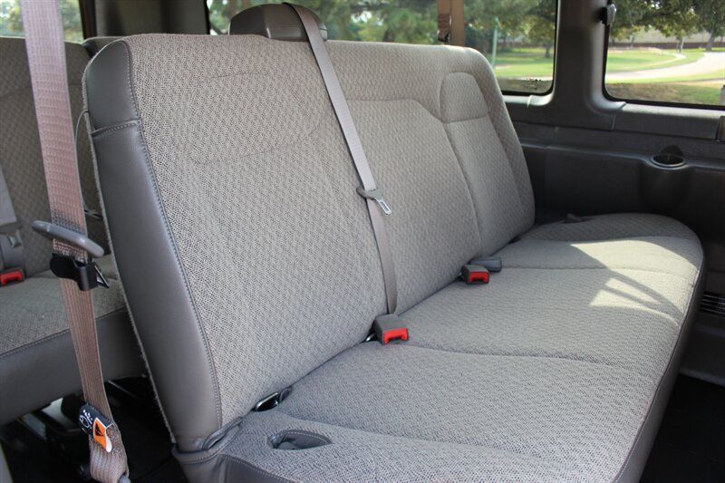 Used 2025 GMC Savana 3500 LT w/ LT Preferred Equipment Group RWD image 14