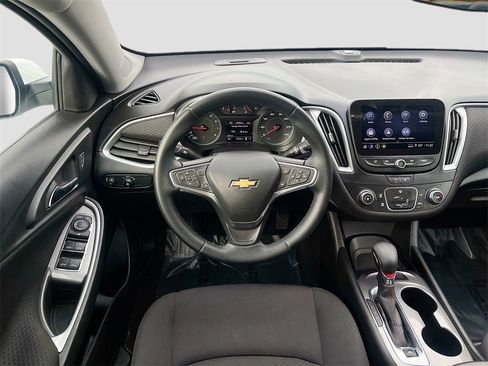 Used 2023 Chevrolet Malibu RS image 21