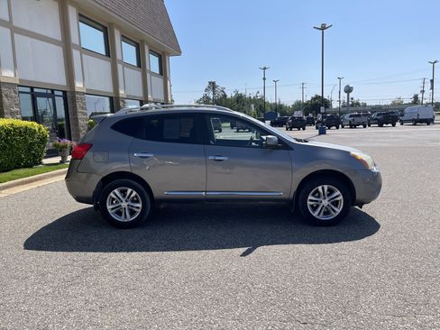 Used 2012 Nissan Rogue SV w/ Premium Pkg AWD/4WD image 3