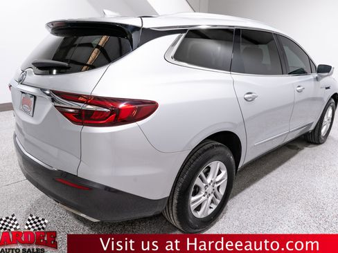 Used 2020 Buick Enclave Essence w/ Sound and Sites Package image 5