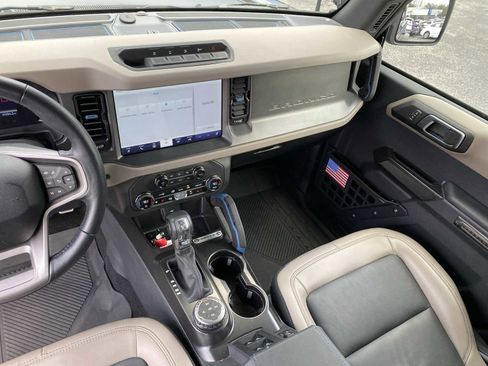 Used 2024 Ford Bronco Wildtrak image 14