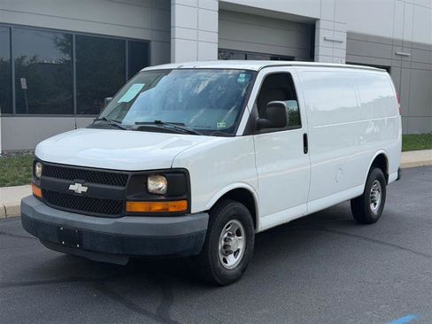 Used 2009 Chevrolet Express 2500 RWD image 3