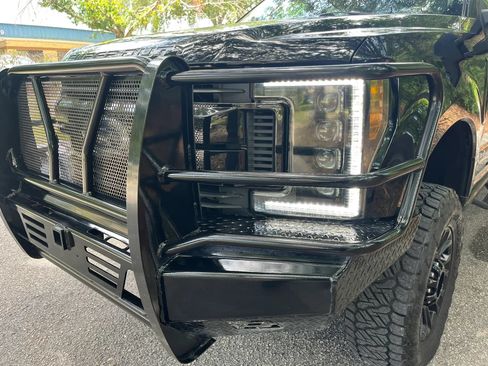 Used 2018 Ford F250 XLT w/ XLT Premium Package AWD/4WD image 12