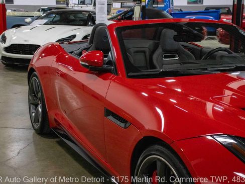 Used 2020 Jaguar F-TYPE R image 25