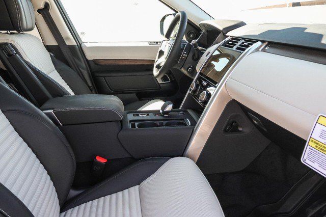 Certified 2025 Land Rover Discovery Dynamic SE AWD/4WD image 12