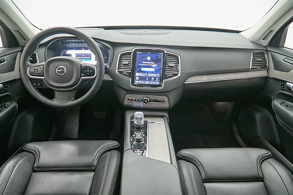 Certified 2024 Volvo XC90 T8 Ultimate w/ Protection Package Premier AWD/4WD image 27