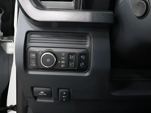 Used 2025 Ford F250 Platinum AWD/4WD image 20