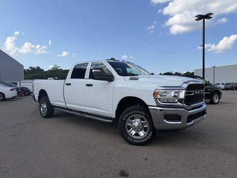 Used 2024 RAM 2500 Tradesman w/ Chrome Appearance Group AWD/4WD image 3