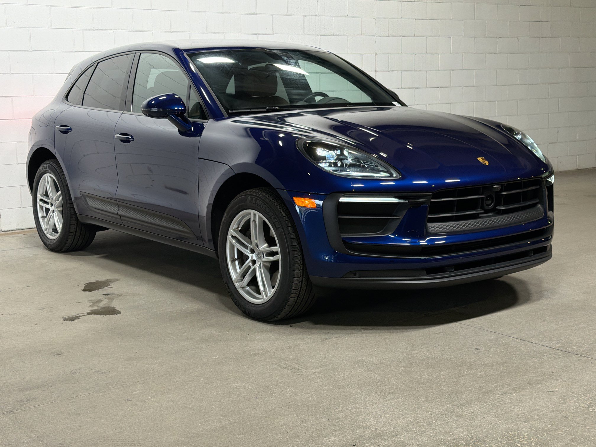 Certified 2026 Porsche Macan AWD/4WD image 6