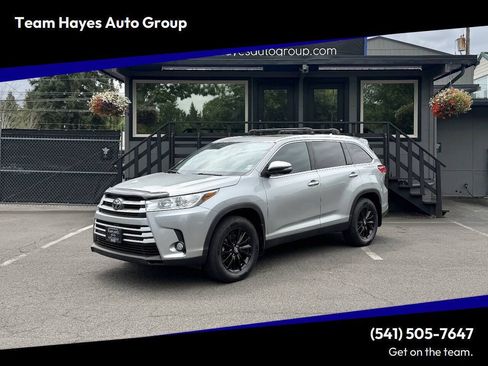 Used 2019 Toyota Highlander XLE AWD/4WD image 1