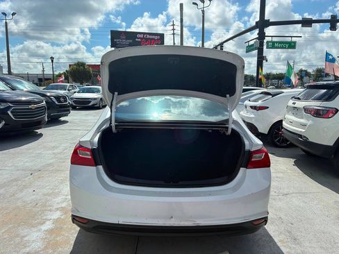 Used 2018 Chevrolet Malibu LT FWD image 8