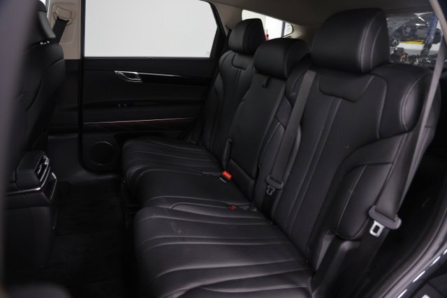 Used 2025 Genesis GV80 2.5T AWD/4WD image 31