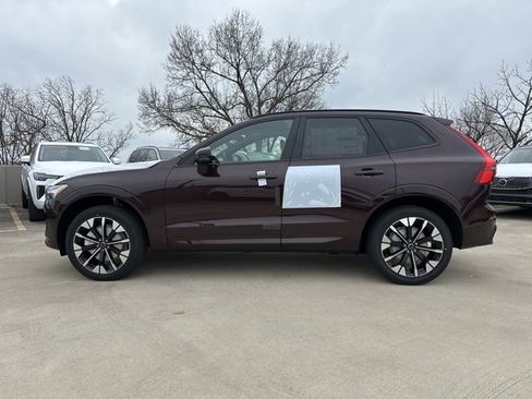 New 2026 Volvo XC60 B5 Plus w/ Climate Package image 4