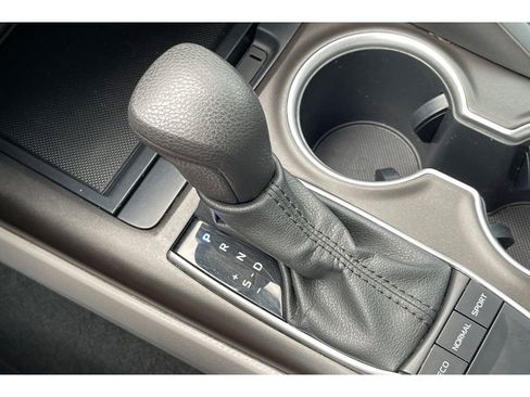 Used 2022 Toyota Camry LE w/ Carpet Mat Package (TMS) image 29