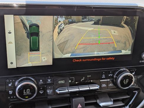 Used 2023 Toyota Highlander Platinum FWD image 7