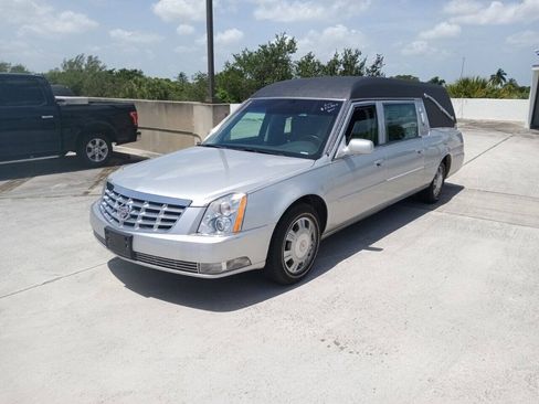 Used 2011 Cadillac DTS Hearse FWD image 1