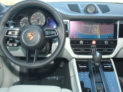 New 2026 Porsche Macan AWD/4WD image 5