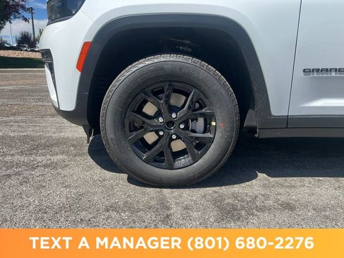 New 2026 Jeep Grand Cherokee L 4WD image 25