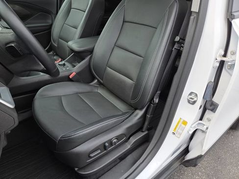 Used 2023 GMC Terrain SLT w/ Tech Package AWD/4WD image 25