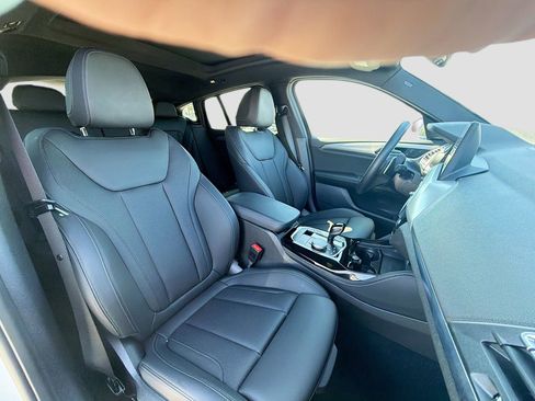 Certified 2025 BMW X4 xDrive30i w/ Premium Package image 16