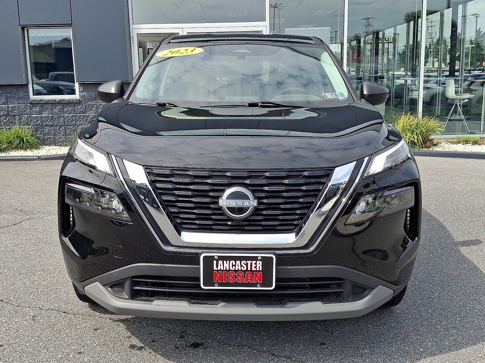 Certified 2023 Nissan Rogue S AWD/4WD image 2