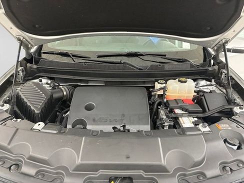 Used 2022 Chevrolet Traverse LT w/ LPO, Floor Liner Package image 11