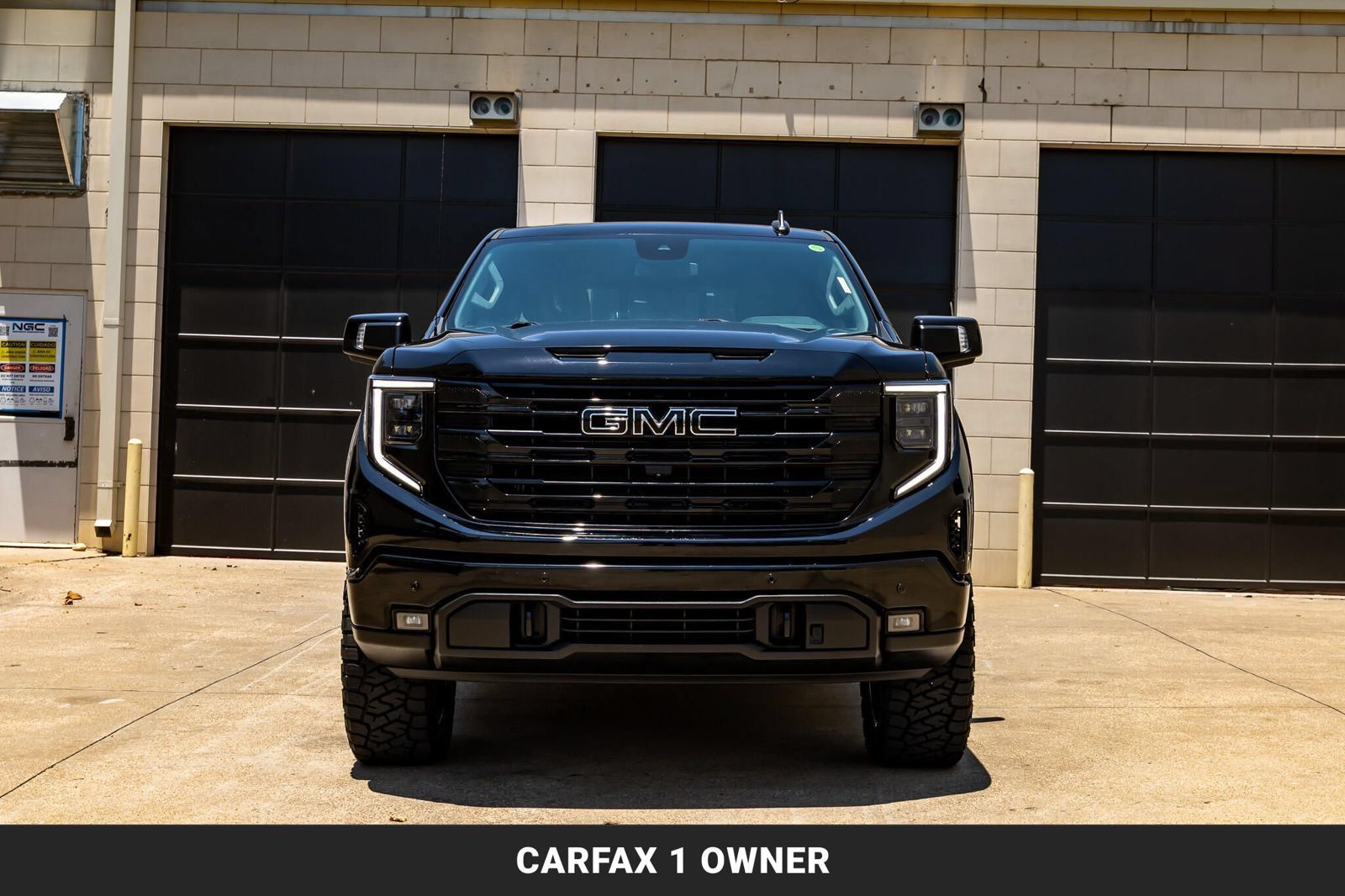 Used 2025 GMC Sierra 1500 Elevation w/ Elevation Premium Package AWD/4WD image 4