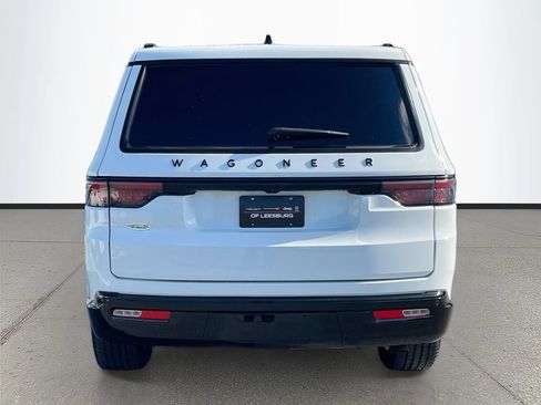 Used 2025 Jeep Wagoneer Series II AWD/4WD image 6