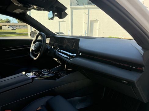 Used 2024 BMW 530i xDrive w/ Premium Package image 20