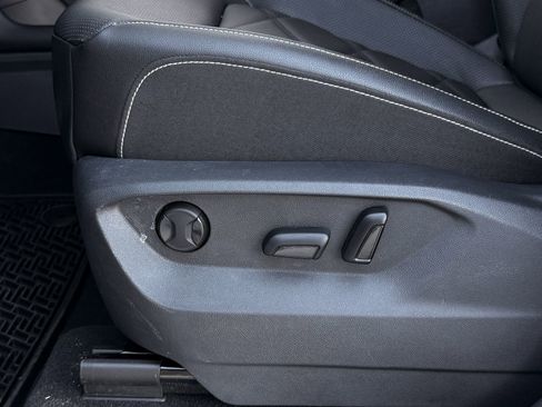 New 2025 Volkswagen Atlas SE image 23