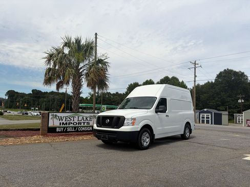 Used 2021 Nissan NV 2500 SV RWD image 1