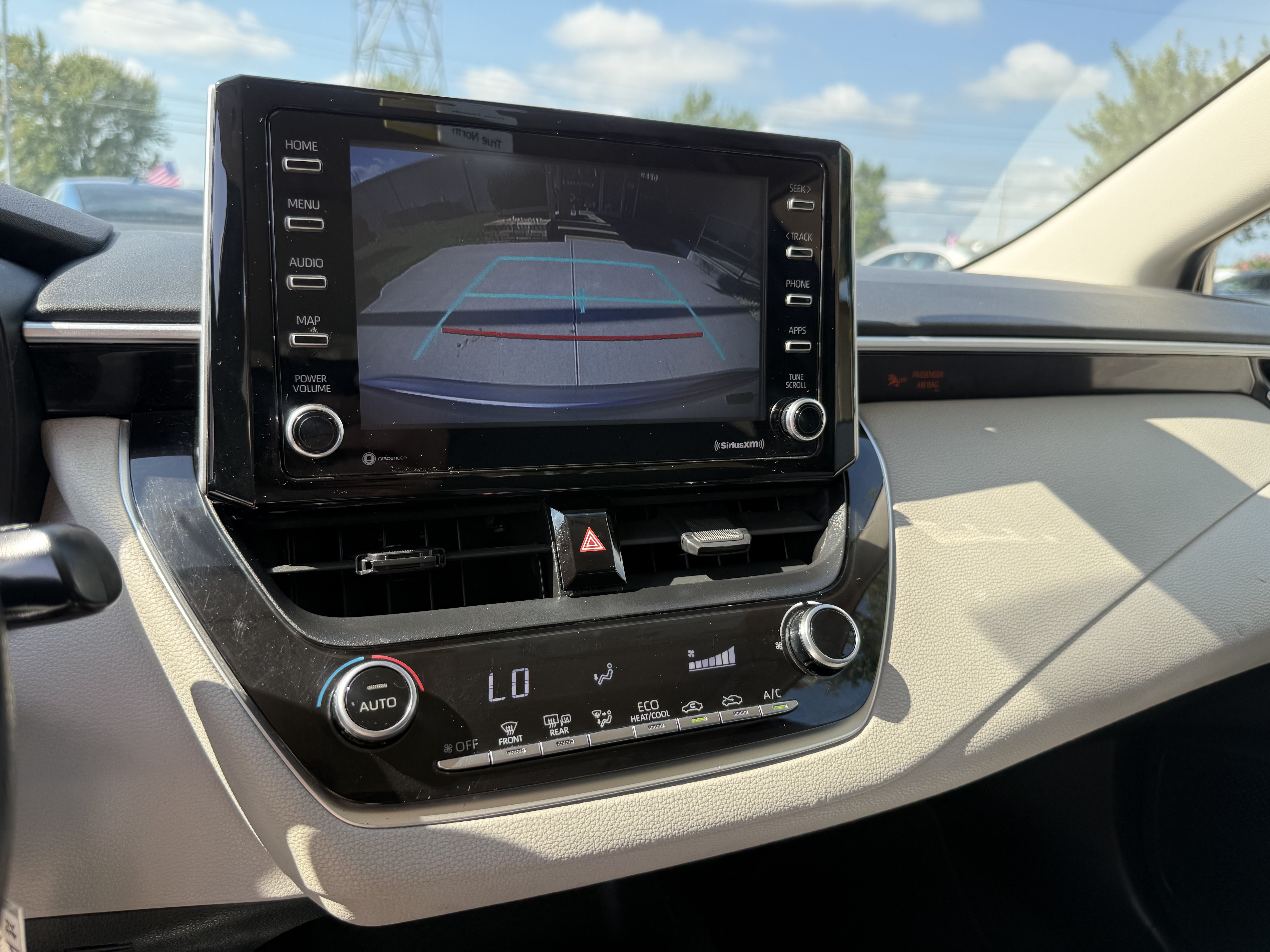 Used 2021 Toyota Corolla LE FWD image 15