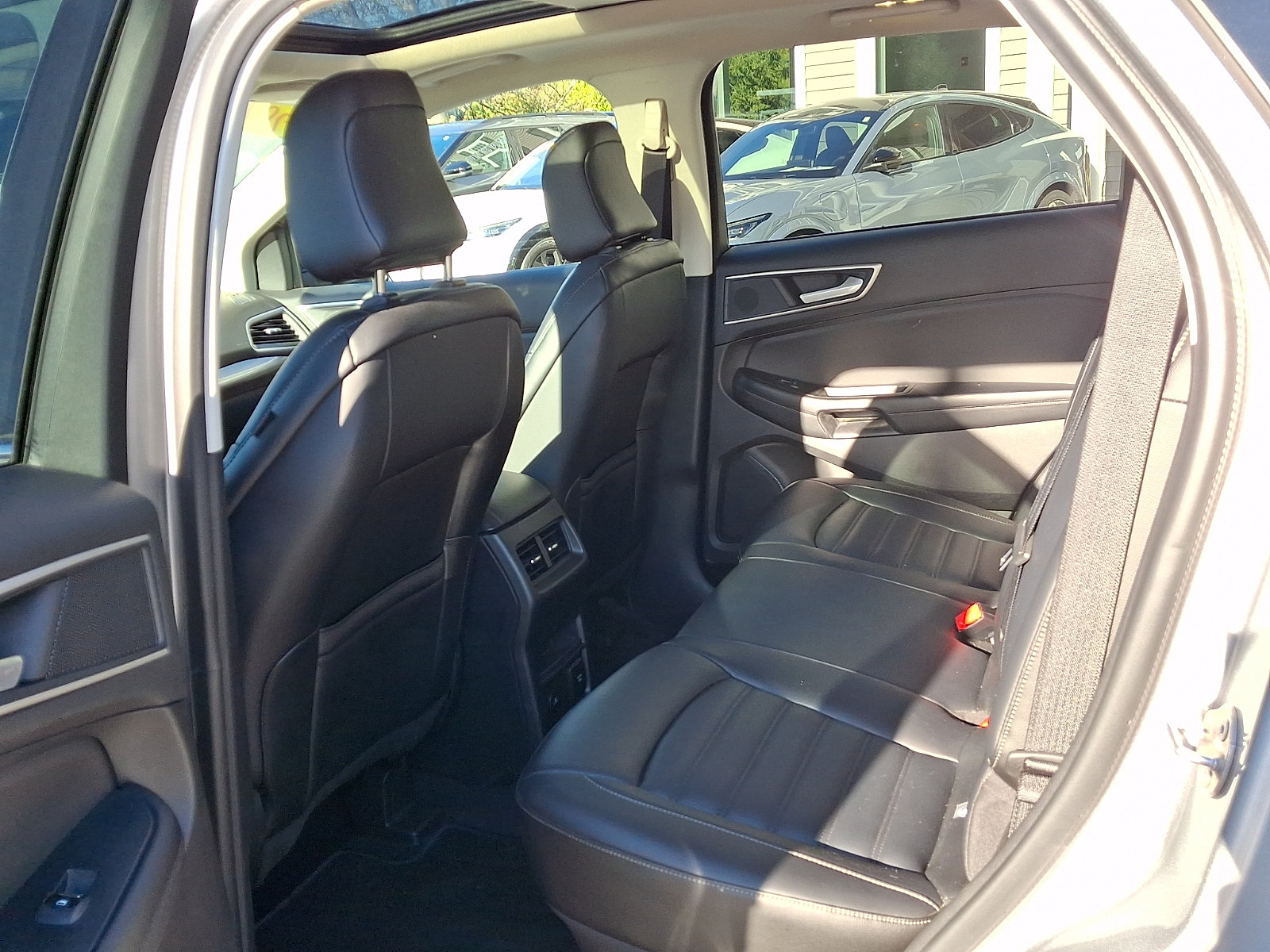 Used 2024 Ford Edge SEL w/ Convenience Package AWD/4WD image 11