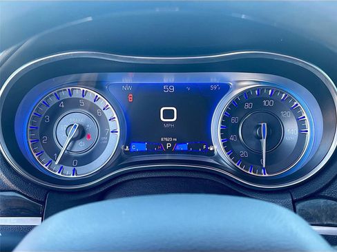 Used 2020 Chrysler 300 Limited image 13