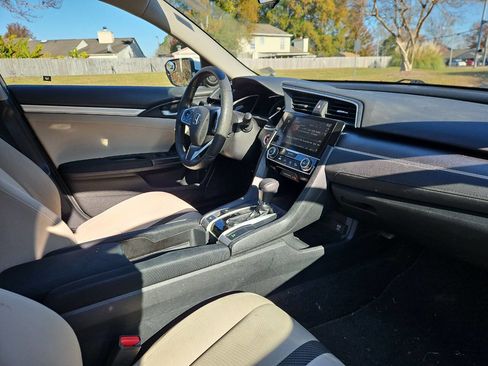 Used 2017 Honda Civic EX image 15