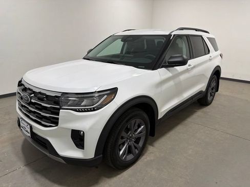 New 2026 Ford Explorer Active w/ Active Comfort Package AWD/4WD image 7