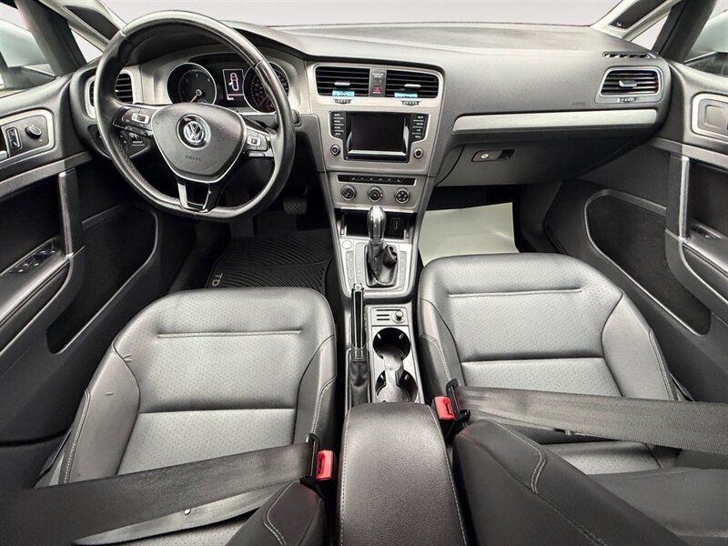 Used 2015 Volkswagen Golf TDI SE FWD image 11